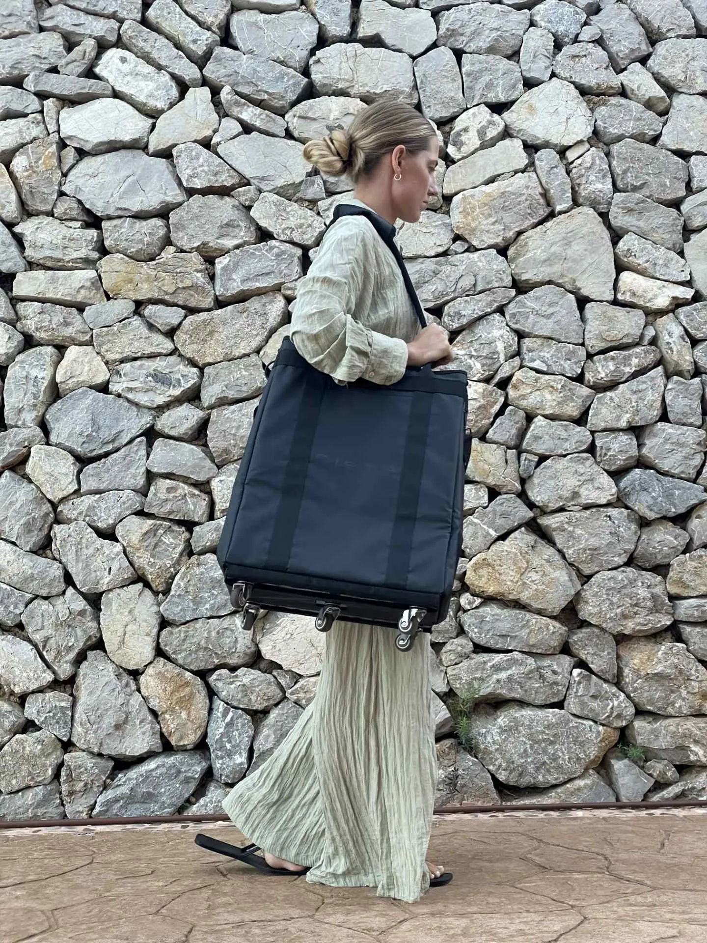 2 Wheeled Tote Bags, 1 Size, 60L