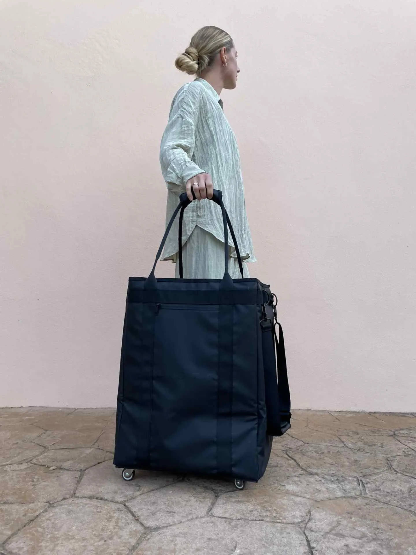 2 Wheeled Tote Bags, 1 Size, 60L