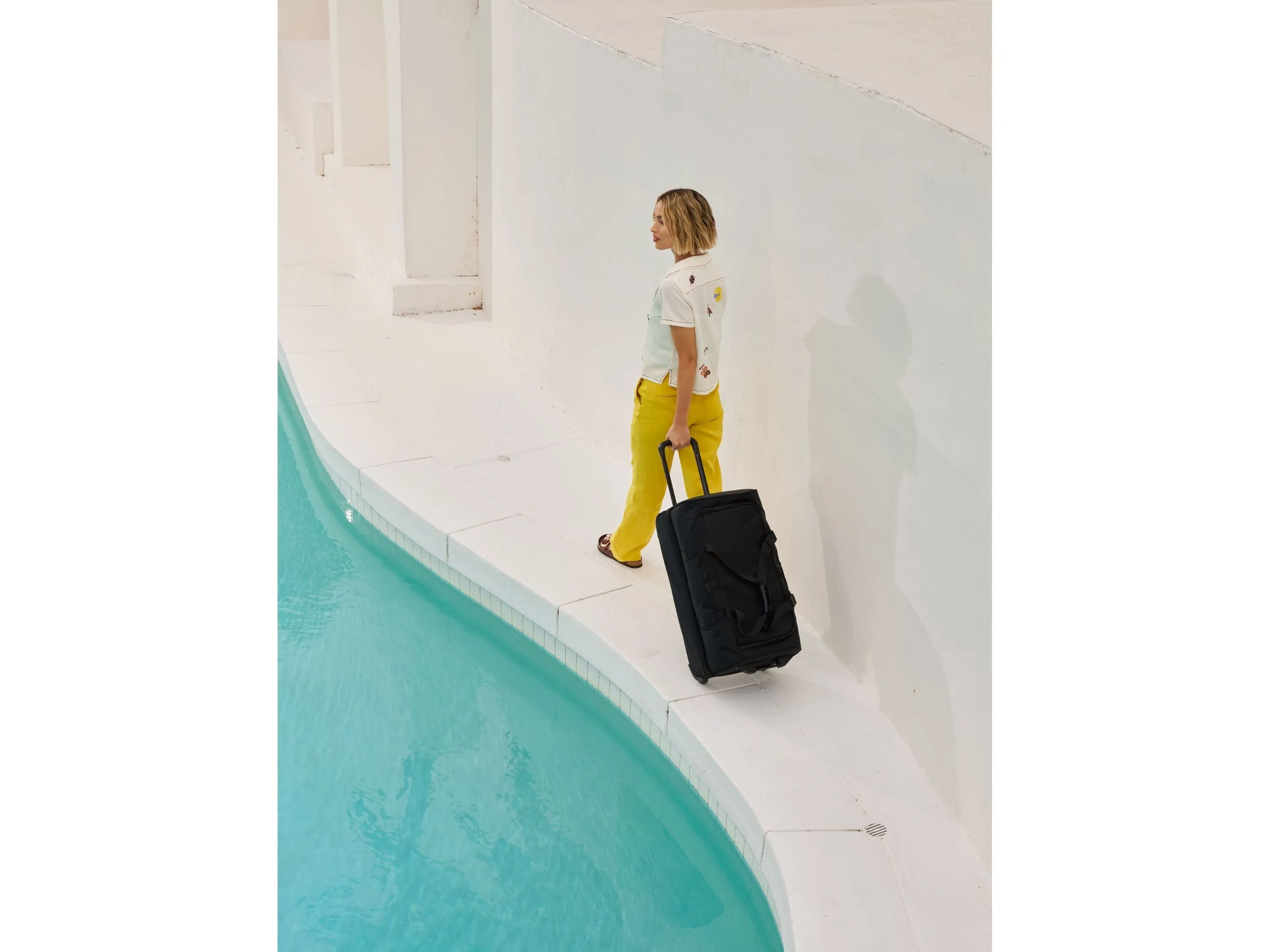 Calpak Stevyn Large Rolling Duffel