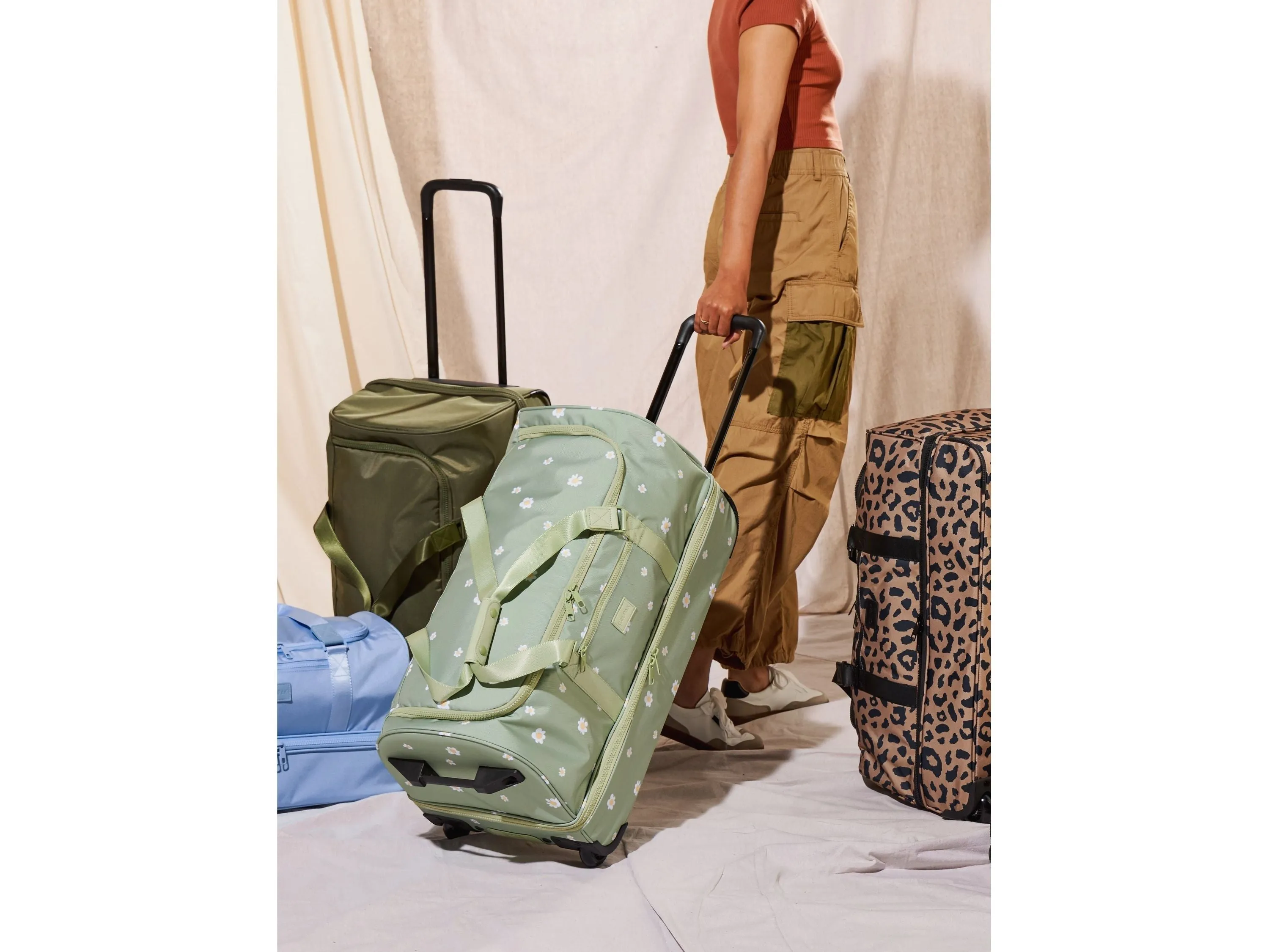 Calpak Stevyn Large Rolling Duffel