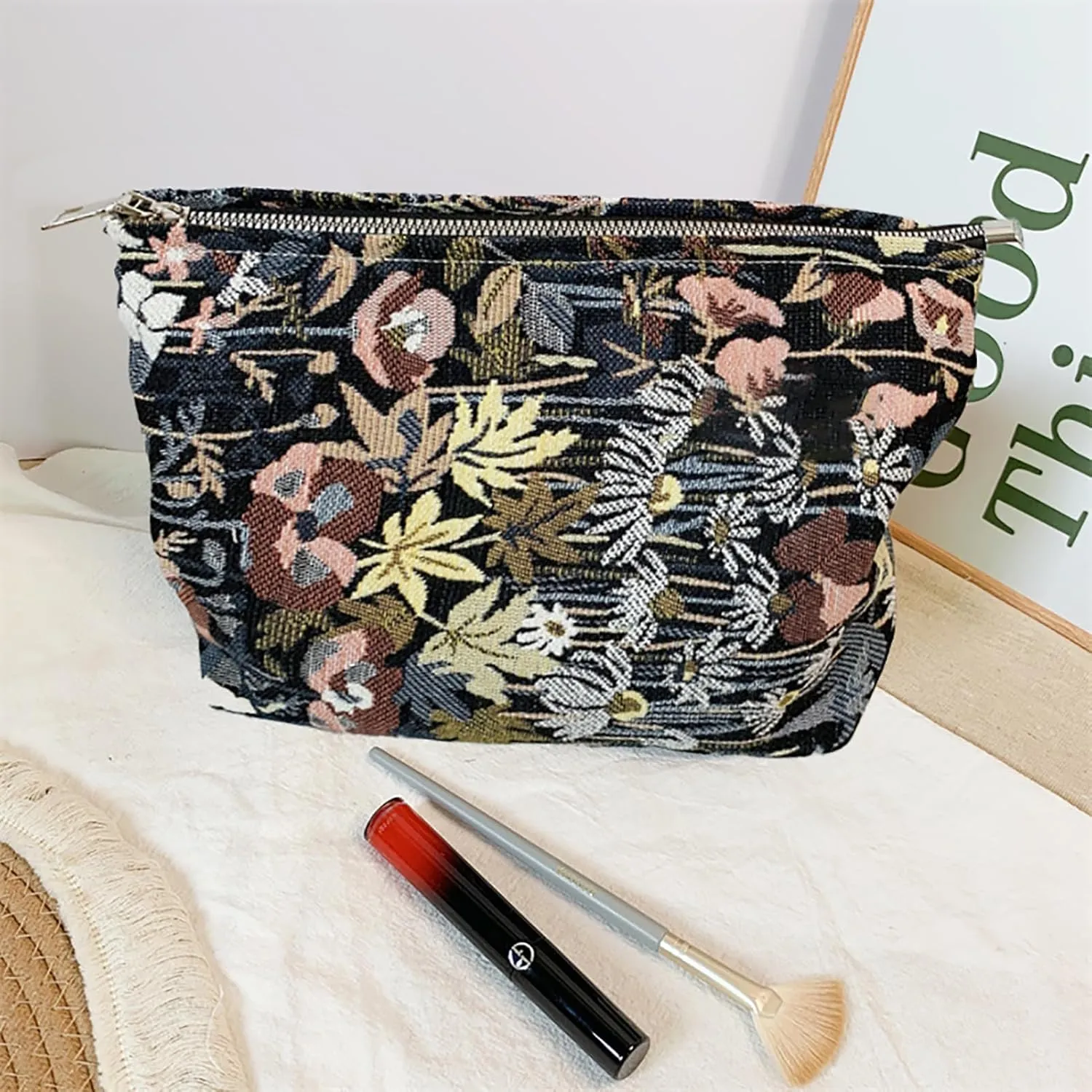 Cute Floral Makeup Bag Cosmetic Travel Pouch with Bottom and Zipper, Purse Make Up Organizer, Aesthetic Textured Fabric, Large