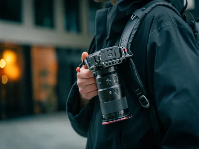 Freewell Quick-Release Camera Clamp for Backpack