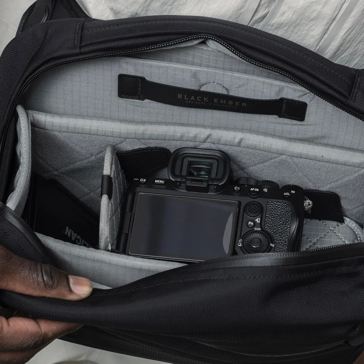 GRIP-SLING 9 CAMERA INSERT - SILVER MATTE (SOLD OUT - RESTOCKS MAY)