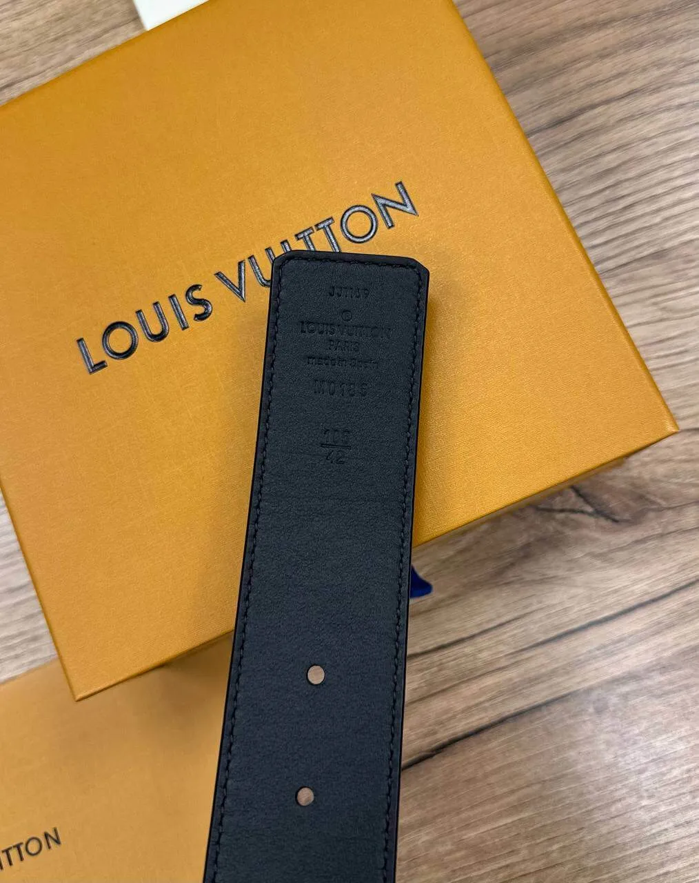 Louis Vuitton NEO INVENTEUR REVERSIBLE 40MM