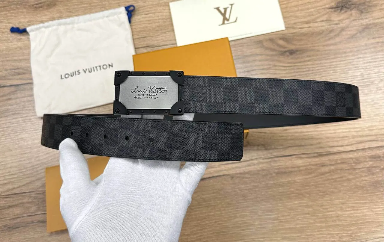 Louis Vuitton NEO INVENTEUR REVERSIBLE 40MM