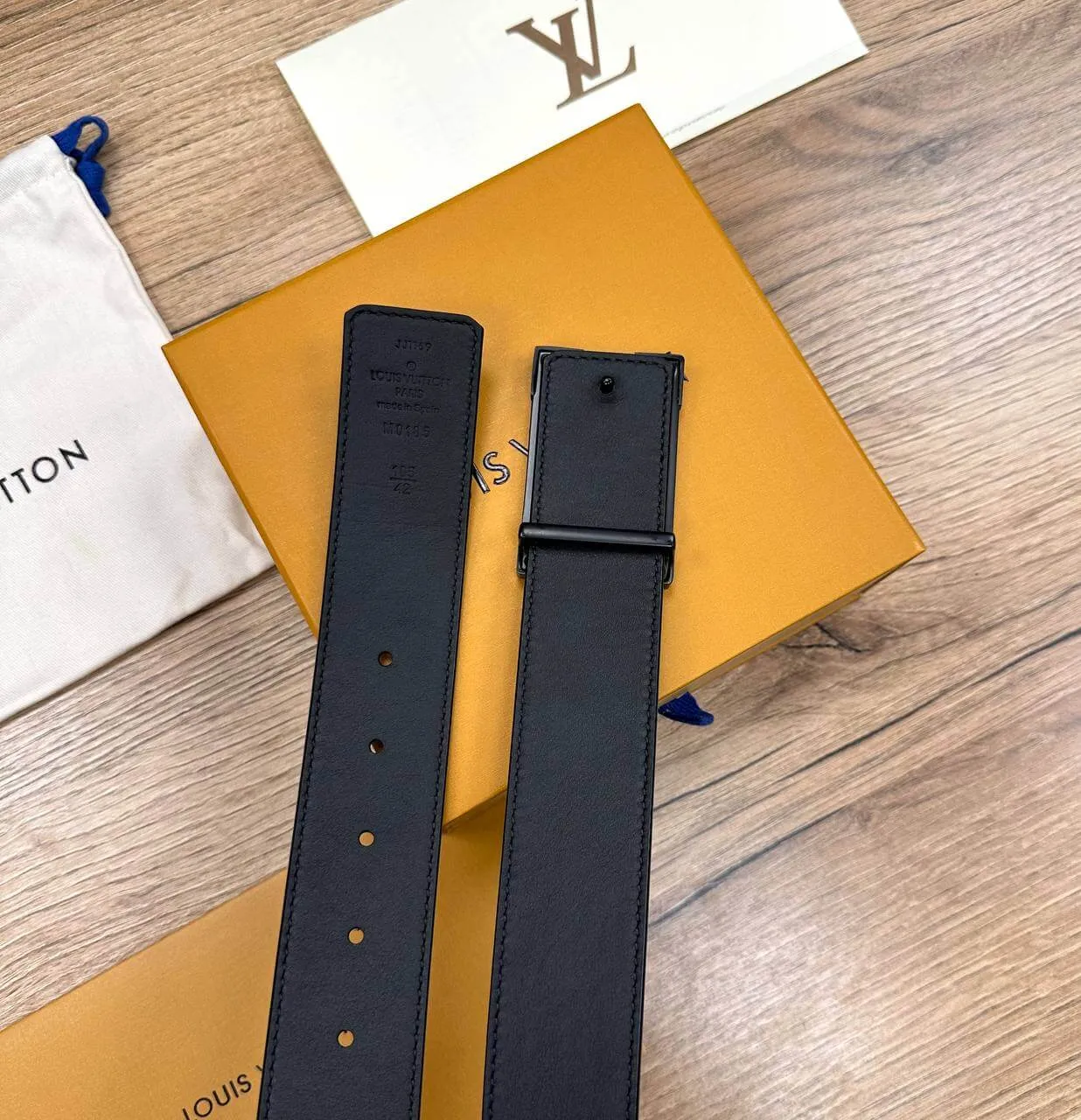 Louis Vuitton NEO INVENTEUR REVERSIBLE 40MM