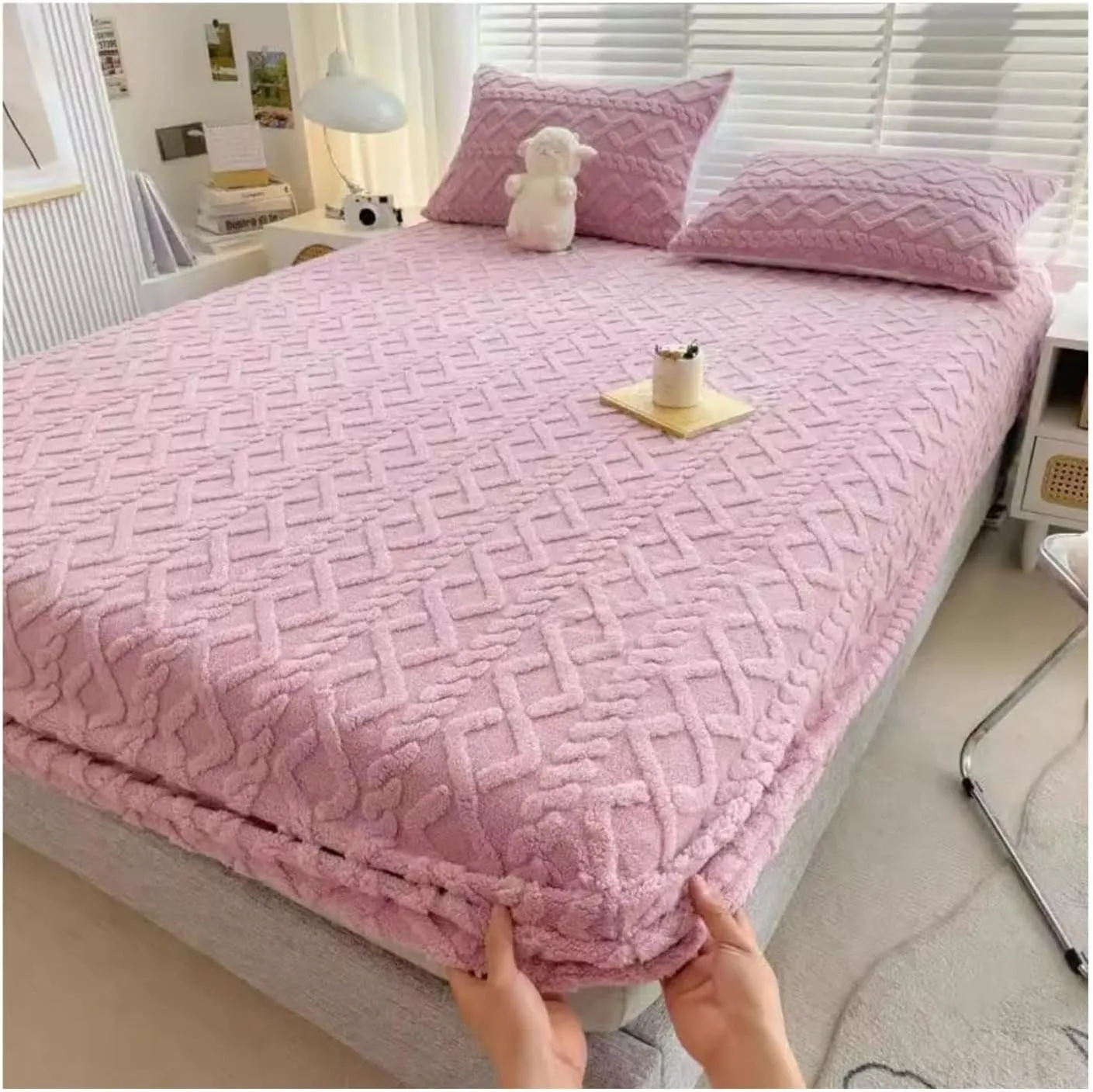 Luxurious Velvet Jacquard Fitted Sheet Set with Pillow Cases, Flannel Velvet Bed Sheet Soft Cozy Breathable Washable for Bedroom(Yellow,Twin(90 * 200CM))