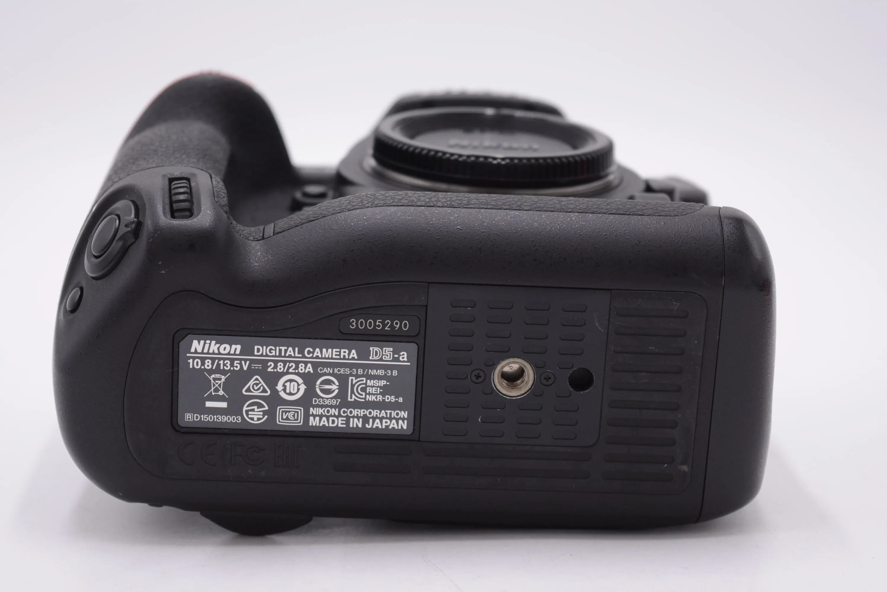Nikon D5/05290 D5 DSLR Camera Body, Used