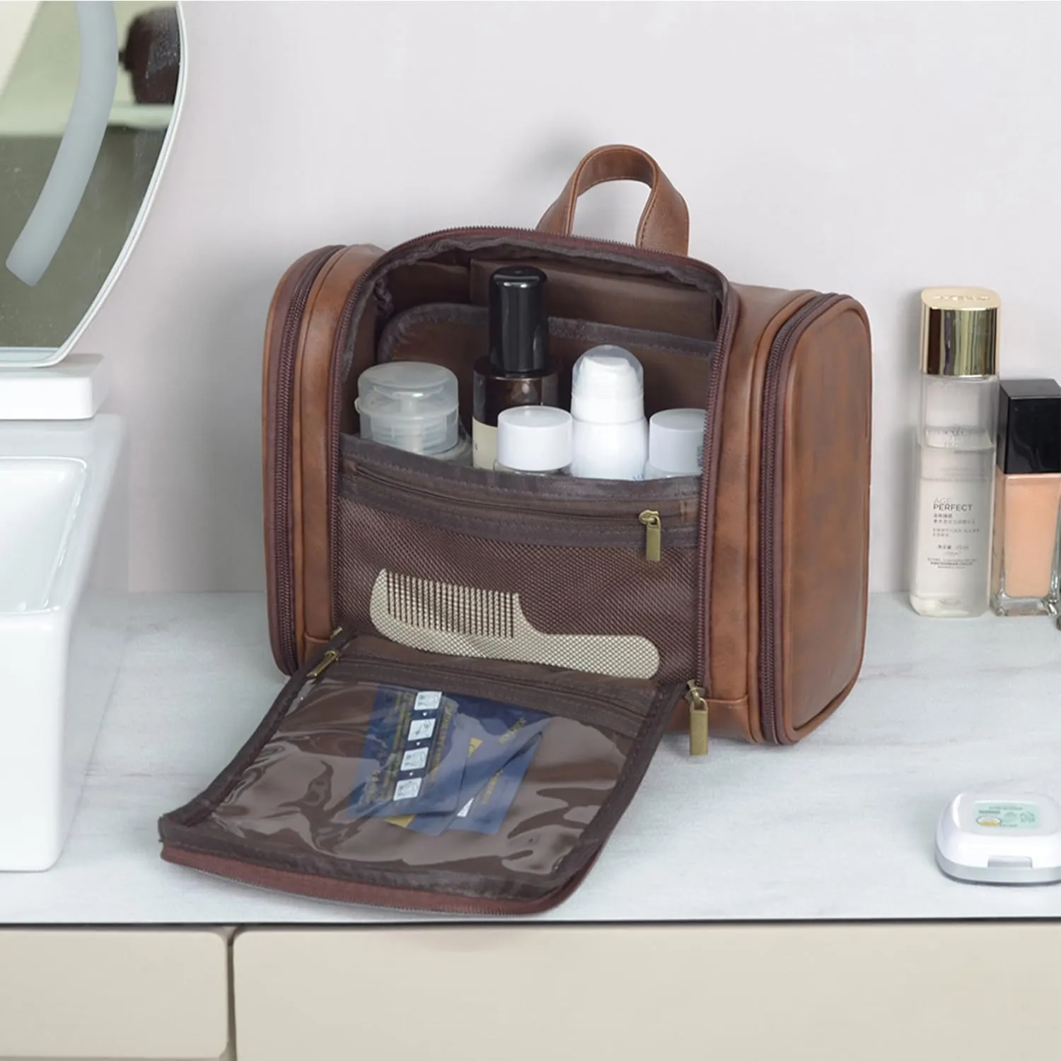 Personalized Leather Toiletry Bag for Women and Men Hanging Makeup Bag Travel Dopp Kit Bathroom Shaving Bags Gift for Fathers Men Boyfriend