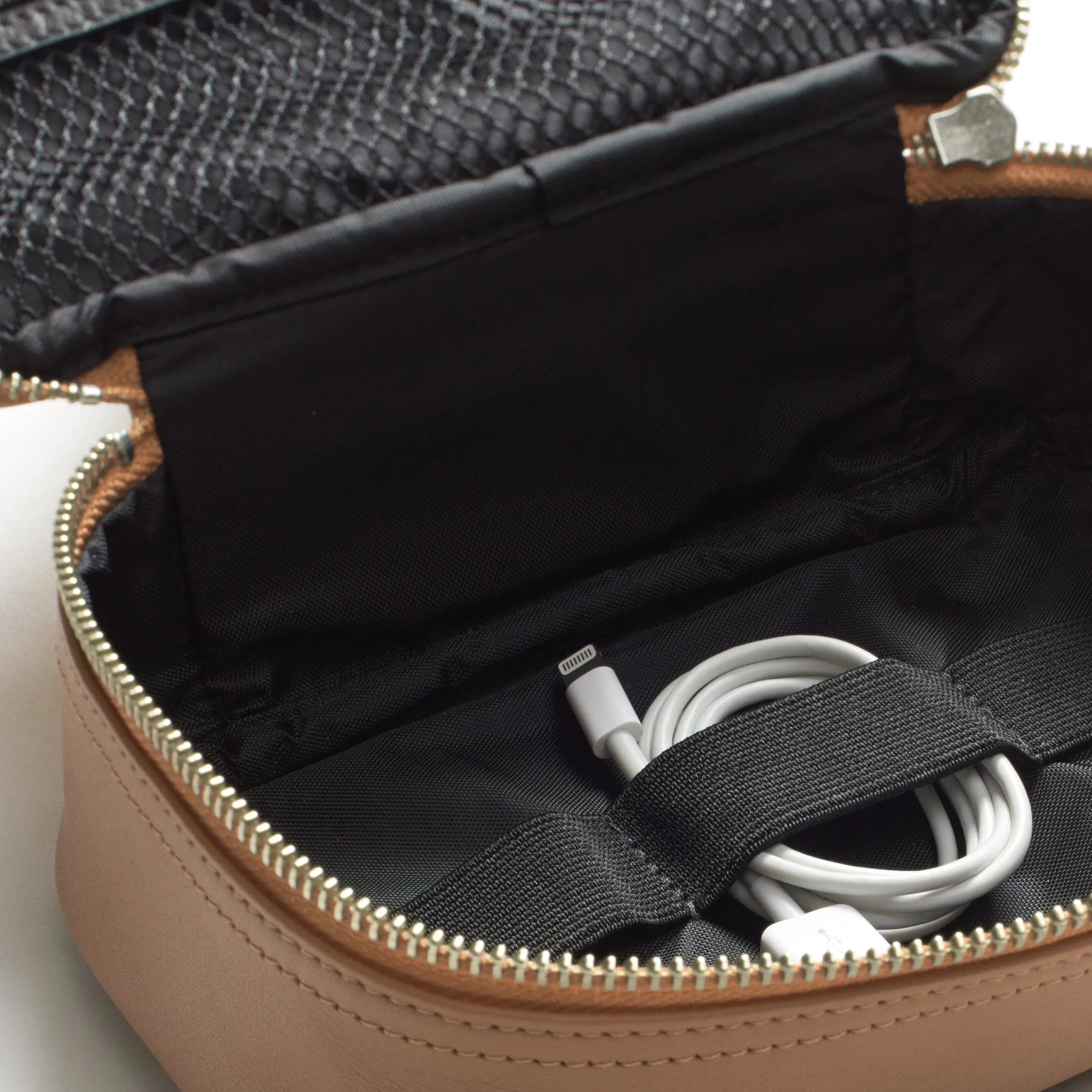 Small Tech Bag Organizer Cognac