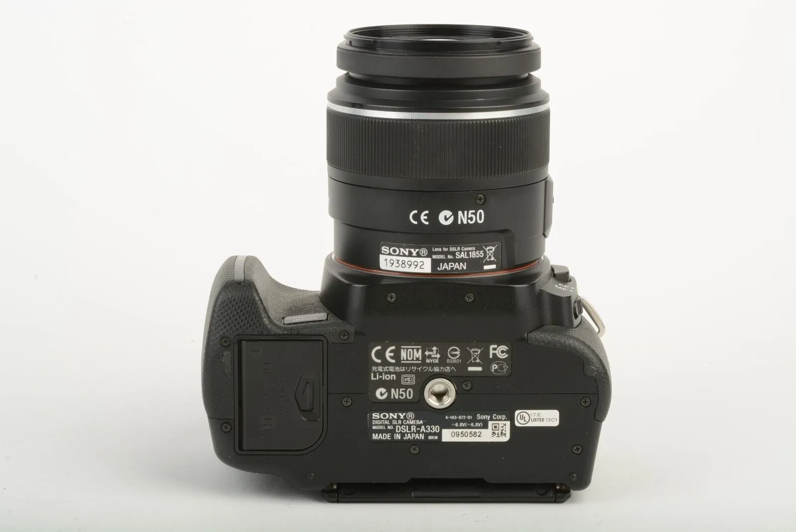 Sony DSLR-A330 A330 10.2MP DSLR w/18-55mm zoom, 2Batts, charger, protector   case