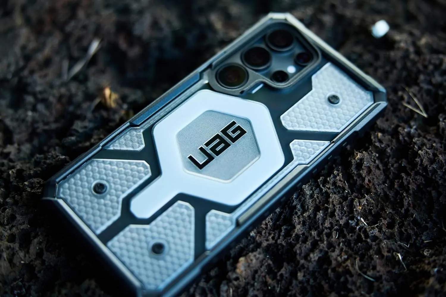 URBAN ARMOR GEAR UAG Designed for Samsung Galaxy S25 Ultra Case 6.8" Pathfinder Clear - Compatible with Magnetic Charging Transparent Rugged Military Drop Tested Protective Cover, Ice/Silver