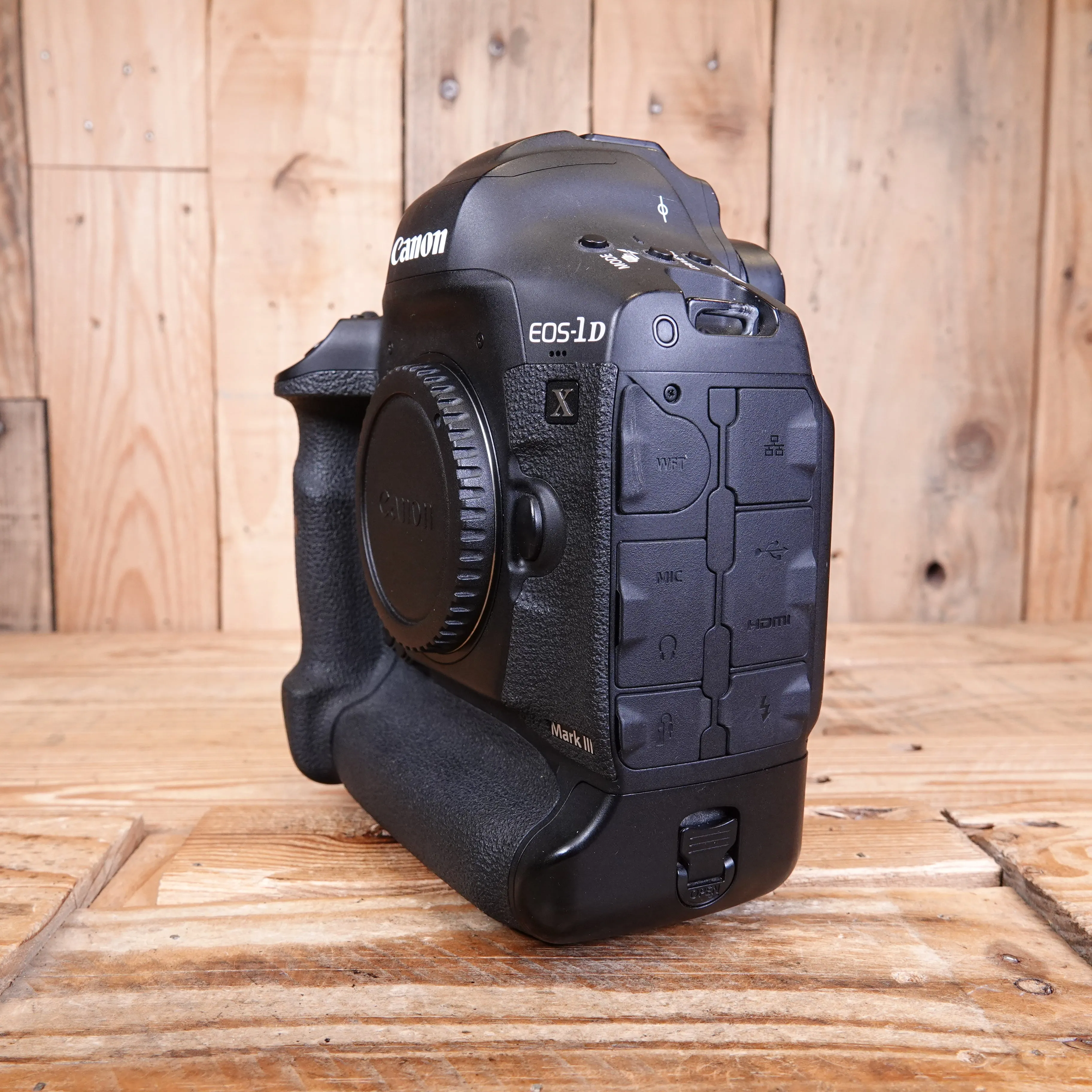 Used Canon EOS 1DX Mark III DSLR Camera Body